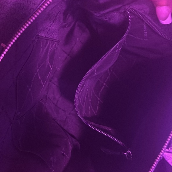 Micheal Kors black purse - Picture 4 of 4